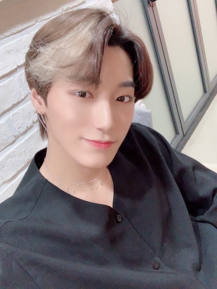 ATEEZofficial's tweet photo. [#산] 우리 추억은 늘 아름답고 또 예쁘게 기억될 거니까
앞으로도 잘 부탁해요❤️
600일의 에이티니도 아름다웠습니다❤️
#ATEEZ #에이티즈 https://t.co/44o7JToKSb