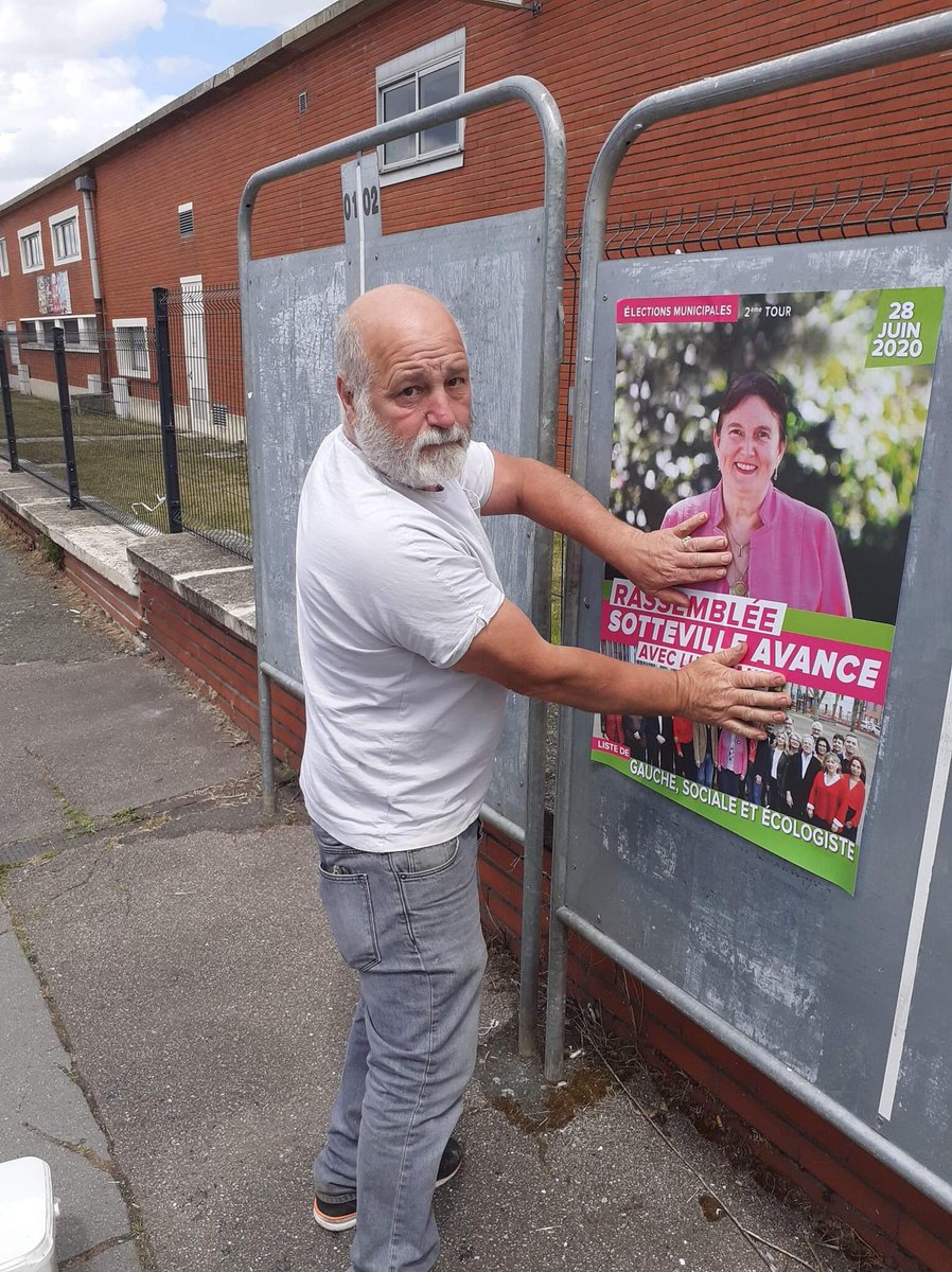 AvecLucePane's tweet photo. Une journée en campagne, dans le respect des gestes barrières. Ce matin, Luce Pane, Alexis Ragache et Laurence Renou se sont rendus sur le marché pour échanger avec les sottevillais. Ensuite, nos colleurs ont commencé à poser nos affiches officielles pour le 2nd tour, le 28 juin! https://t.co/vUc1NbTXDt