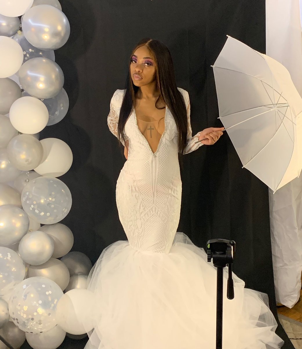 kingbrema_'s tweet photo. My girls show up and show out every time ! 💎 Gowns made by me
.
.
.Gown made by KingB . #kingb #chicagodesigner #custom #custommade #prom #prom2k20 #makeprom2020greatagain #kingbkollection #gowns #quarantine #quarantineprom #quarantineprom2020 #chicago https://t.co/hIOWr17XF0