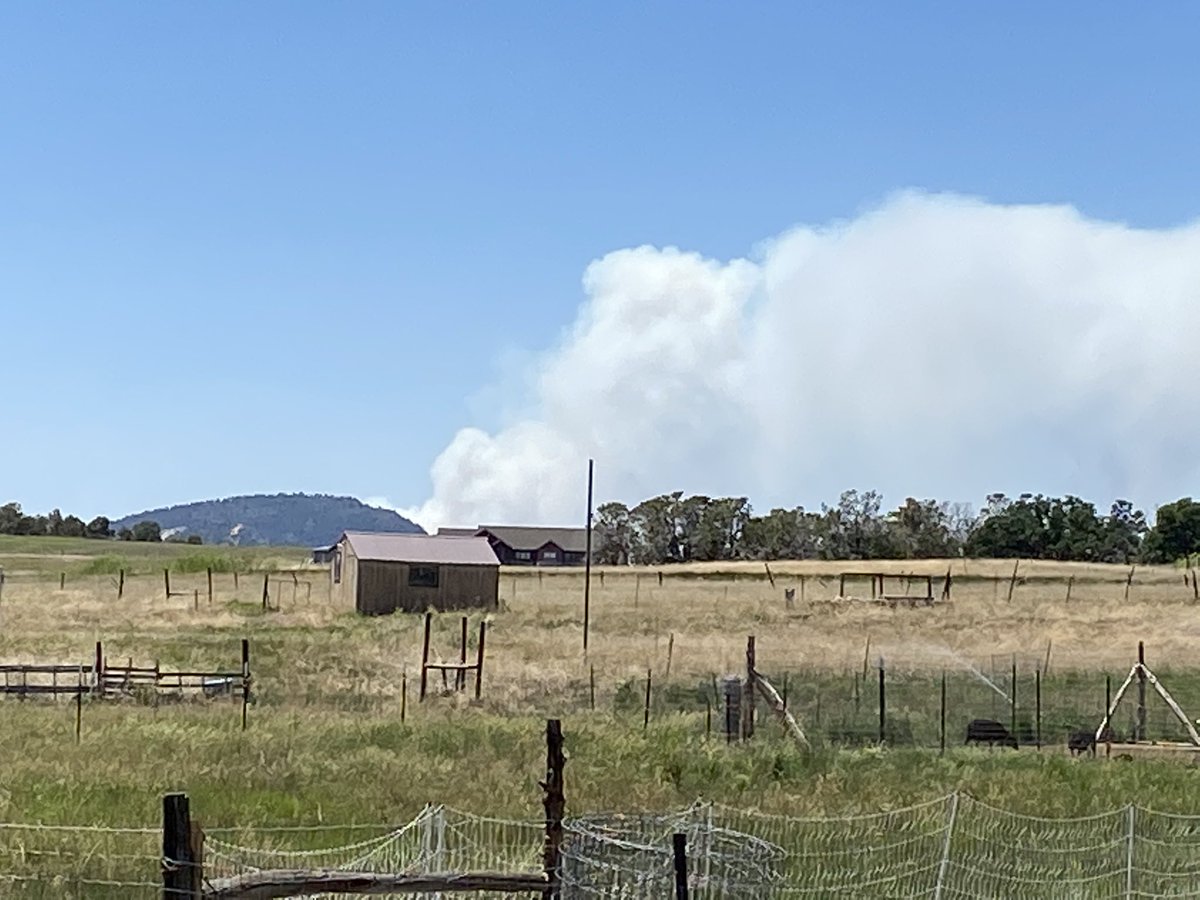 DurangoFire's tweet photo. Wildfire in Cherry Creek visible from Durango. Fort Lewis Mesa Fire and Federal Resources enroute and arriving in the area. Dispatch is aware of the fire. No need to call it in. (Photo looking west from Florida Mesa). https://t.co/vN2NgyoMLp