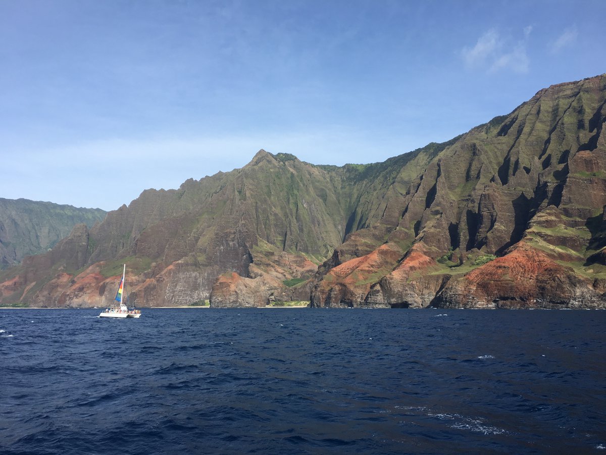KauaiBoatTours's tweet photo. C R U I S I N G , not snoozing ⛵ #BlueDolphinCharters #Kauai #Hawaii https://t.co/EbFoqHaNe3