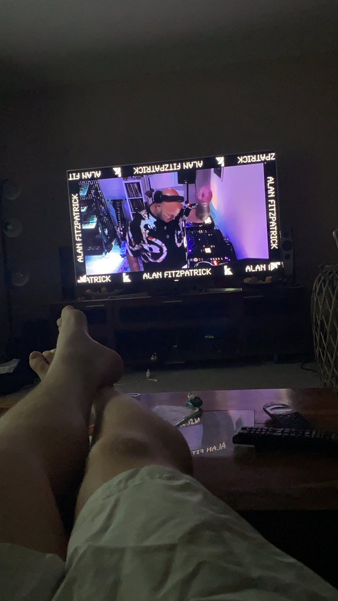 DJJonnyLittle's tweet image. Nothing better than a fresh weekend enjoying @AlanFitzpatrick streaming his set for @KalukiMusik sundays done properly this!! 🍺🍺🍺🎶🎶🎵🎵🎵🎵 #kaluki #stream #alanfitzpatrick #banging