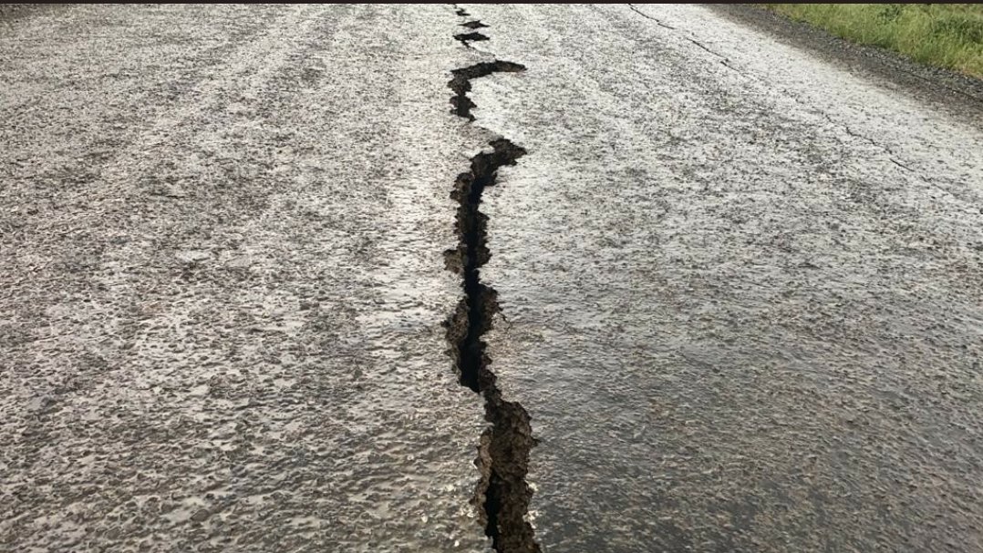 Geçmiş olsun Bingöl yaralı ve enkaz altında kalanlar varmış #deprem