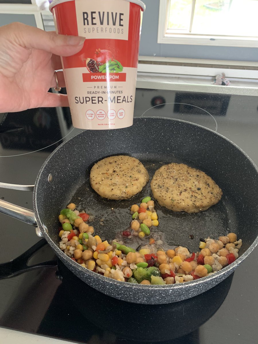 DSimms72's tweet photo. The hubby is on afternoon shift, so I tossed together some fish burgers and the Power Pom super meal from Revive Superfoods!! 

#healthyfood #revivesuperfoods #yummyinmytummy 👩‍🍳😊 https://t.co/bYv2HbqYmD