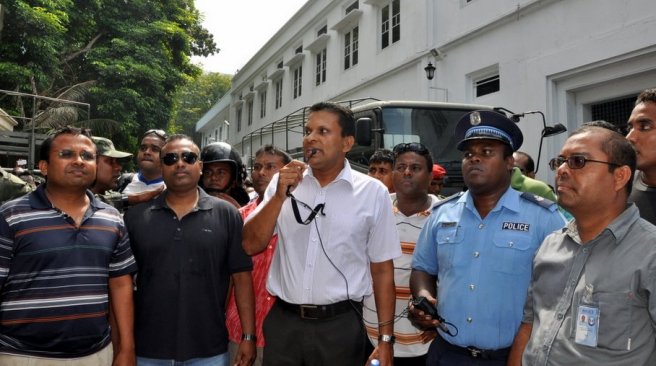 MunnimSaeed's tweet photo. .@MohamedNasheed - we demand justice for the coup on #7FEB12 and all the atrocities committed by the authorities against the MDP members on 8FEB12 and after.
Publicize the CONI report.
How long do we have to wait?
@ibusolih
@MDPSecretariat https://t.co/Sc4FG2JAkz