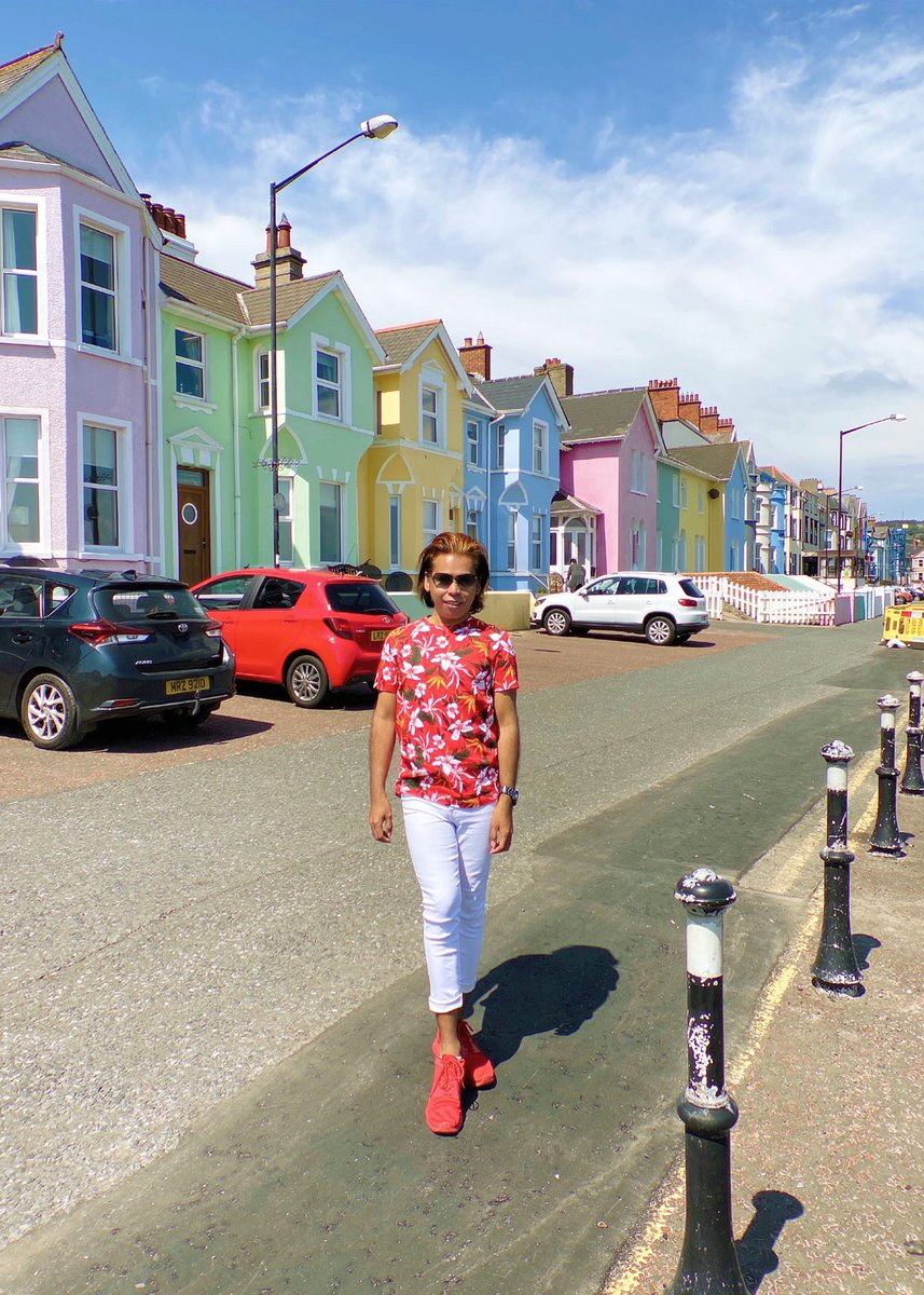 🌈 🏠 🏡 ❤️🧡💛💚💙💜 #foryoupage #fly #lovelyplace #sunny #rainbowhouse #wonderfulhouses #pride #lgbtq #instagay #gay #gayuk #whitehead #carrickfergus #loveuk #northernireland #unitedkingdom #seaside #northernirelandscenery #rainbow #colouredhouses