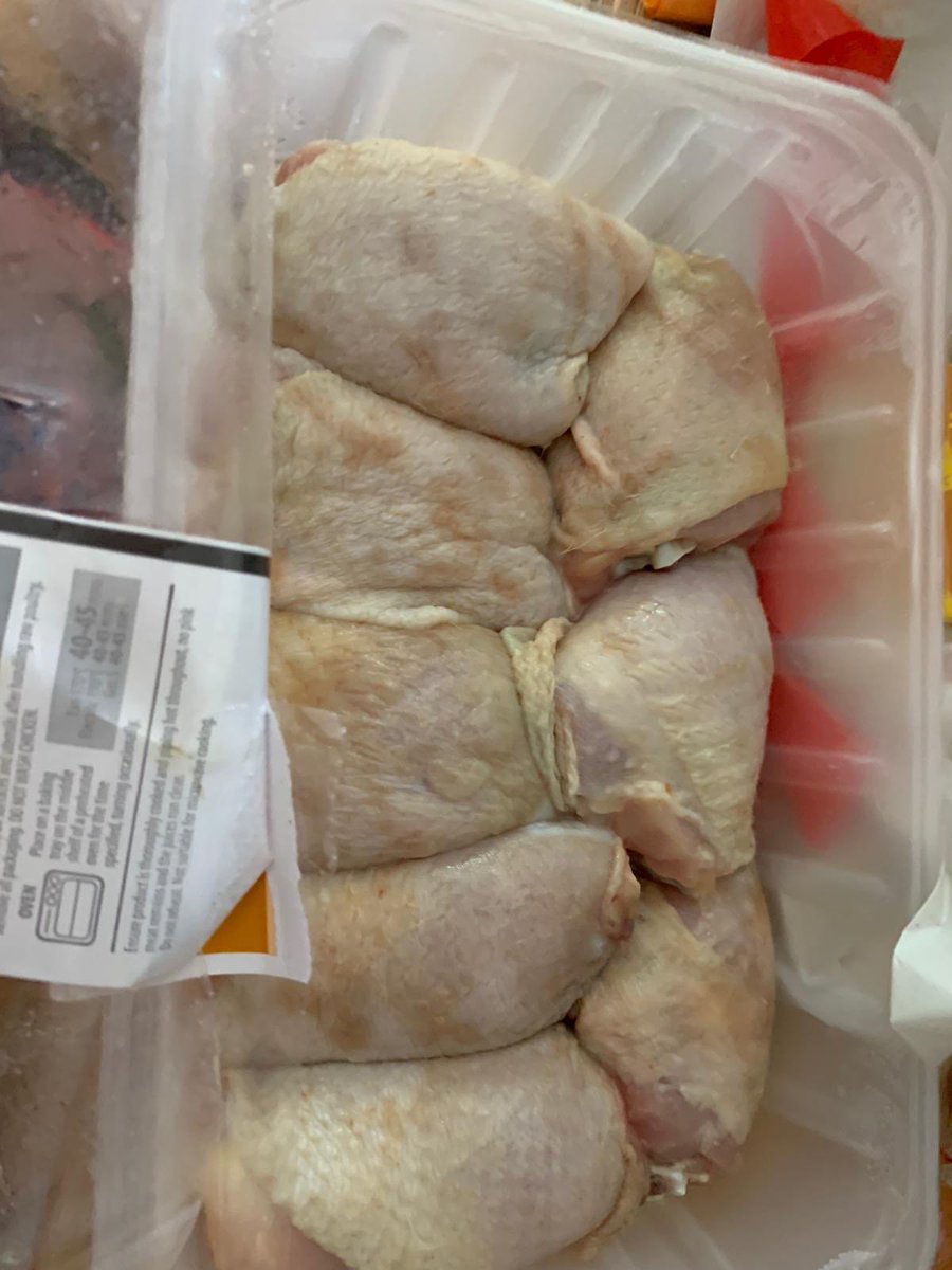 meg__cxx's tweet photo. How disgusting bought this chicken from @AldiUK 2 days ago. Just went to open it and it already went off before opening. You could literally smell it before it was opened https://t.co/K2Gv7K5NGy