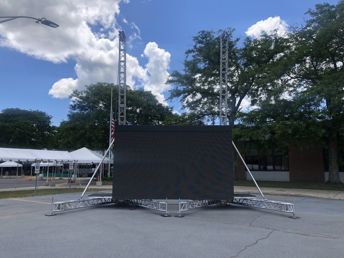 Agostinoni_Ron's tweet photo. Additional preparation taking place this weekend for @2020_shen commencement. Final instructions, livestream link, etc.... we be sent out to families on Tuesday. #ShenHS #Shentogether https://t.co/5CeL9uUg4j