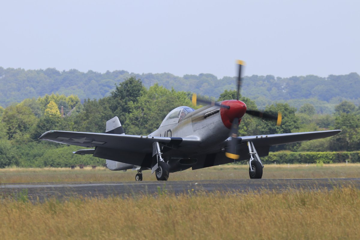 canonman15's tweet photo. A day down at @WHGA  two visitors, a Mustang P51D and a Harvard Texan T6 plus a Student with @Air_Midwest  @CafeNavigator 
#halfpennygreenairport @AvGeekTweets #aviationphotography  #Mustang #HarvardT6 #Texan https://t.co/4Vm7FSWG7p