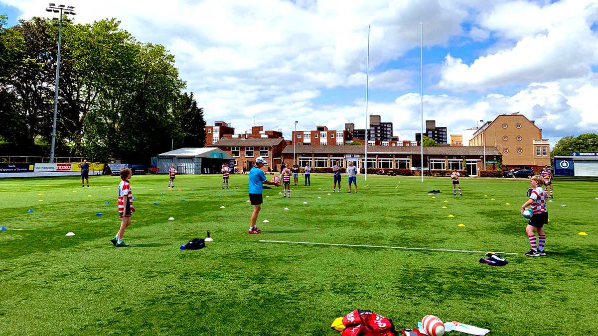 rosslynpark's tweet image. 🏉 RUGBY AT THE ROCK 🏉

Great to see @rosslynpk_minis getting back to training at The Rock today 😎

Join our juniors!

➡️ bit.ly/3fr5DCG