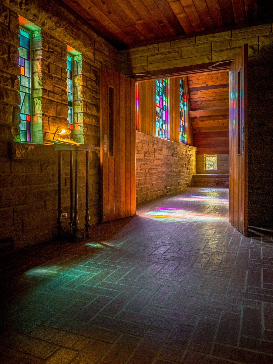 lonestarbackrds's tweet photo. Just a little north of “that ol’ Red River” near Ardmore, Oklahoma you can find the chapel at Lake Murray State Park.

#oklahoma #roadtrip #lonestarbackroads https://t.co/D4c4yPnrni