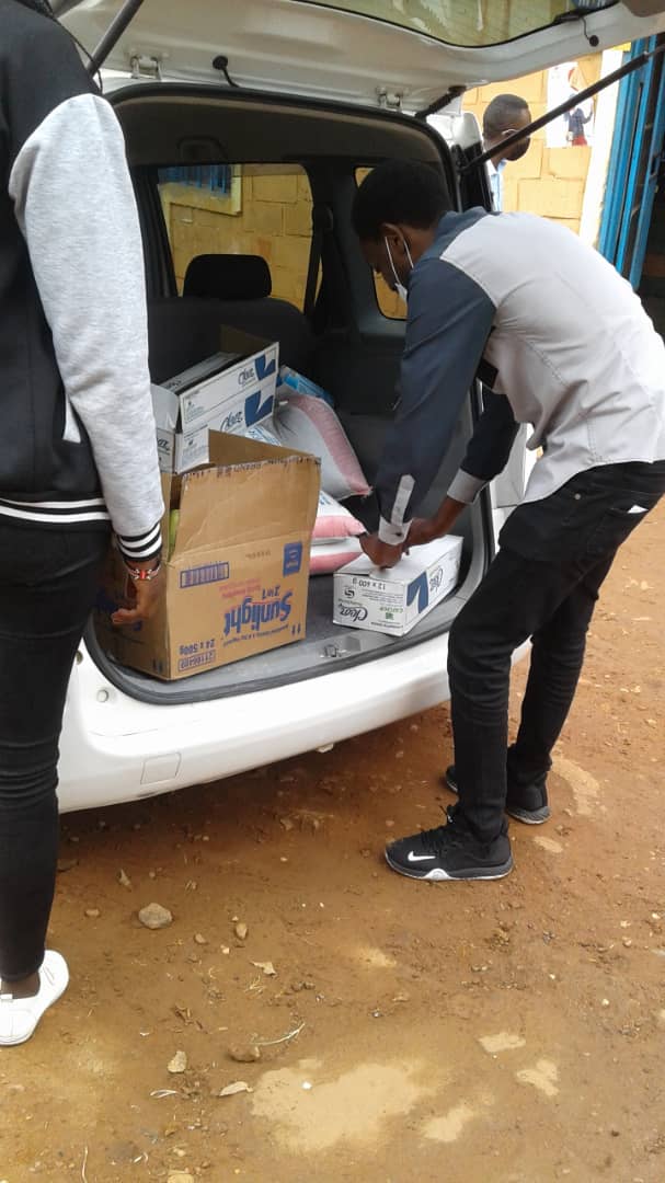 medsar_rwanda's tweet photo. Yesterday, Saturday June 13th 2020, MEDSAR concluded #The500Challenge. We supported 5 university Students extremely hit by the effects of #COVID19 .It was an amazing day for us as well as to those students(some were with their families).  @Uni_Rwanda
@UR_CMHS
#wearemedsar   (1/2) https://t.co/QvPUJkF16R