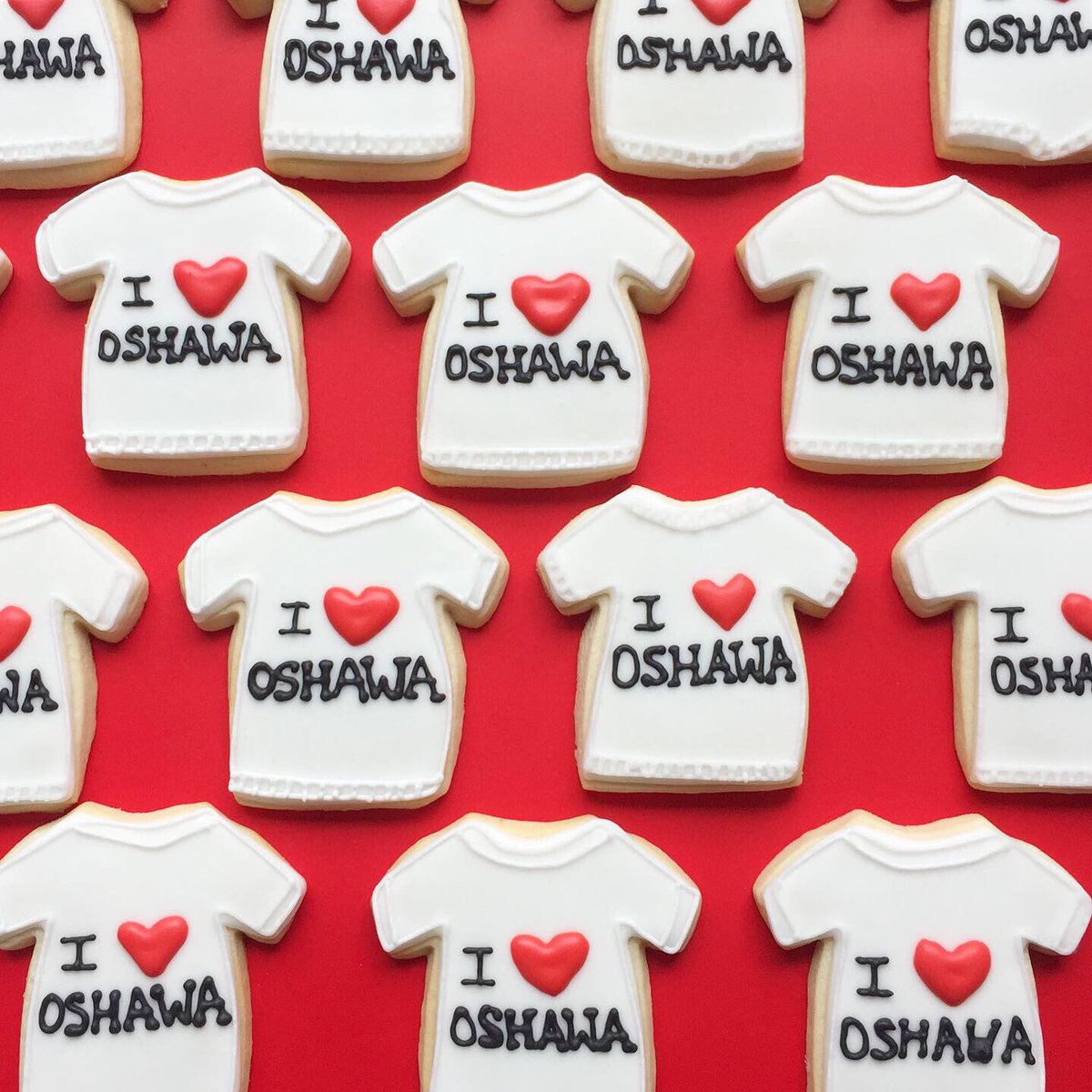 IsabellasChoc's tweet image. I ❤️Oshawa
I have a new sugar cookie design that I’m using for a fundraiser for the Back Door Mission For The Relief of Poverty in DT #Oshawa.Available starting Monday with 100% of proceeds going to the Back Door Mission.They come wrapped and $10 each.Order is via email, please❤️