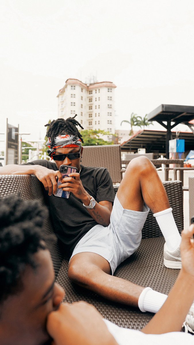 Mayorkun's tweet photo. 🤷🏼‍♂️😂 https://t.co/bJX877KXx5