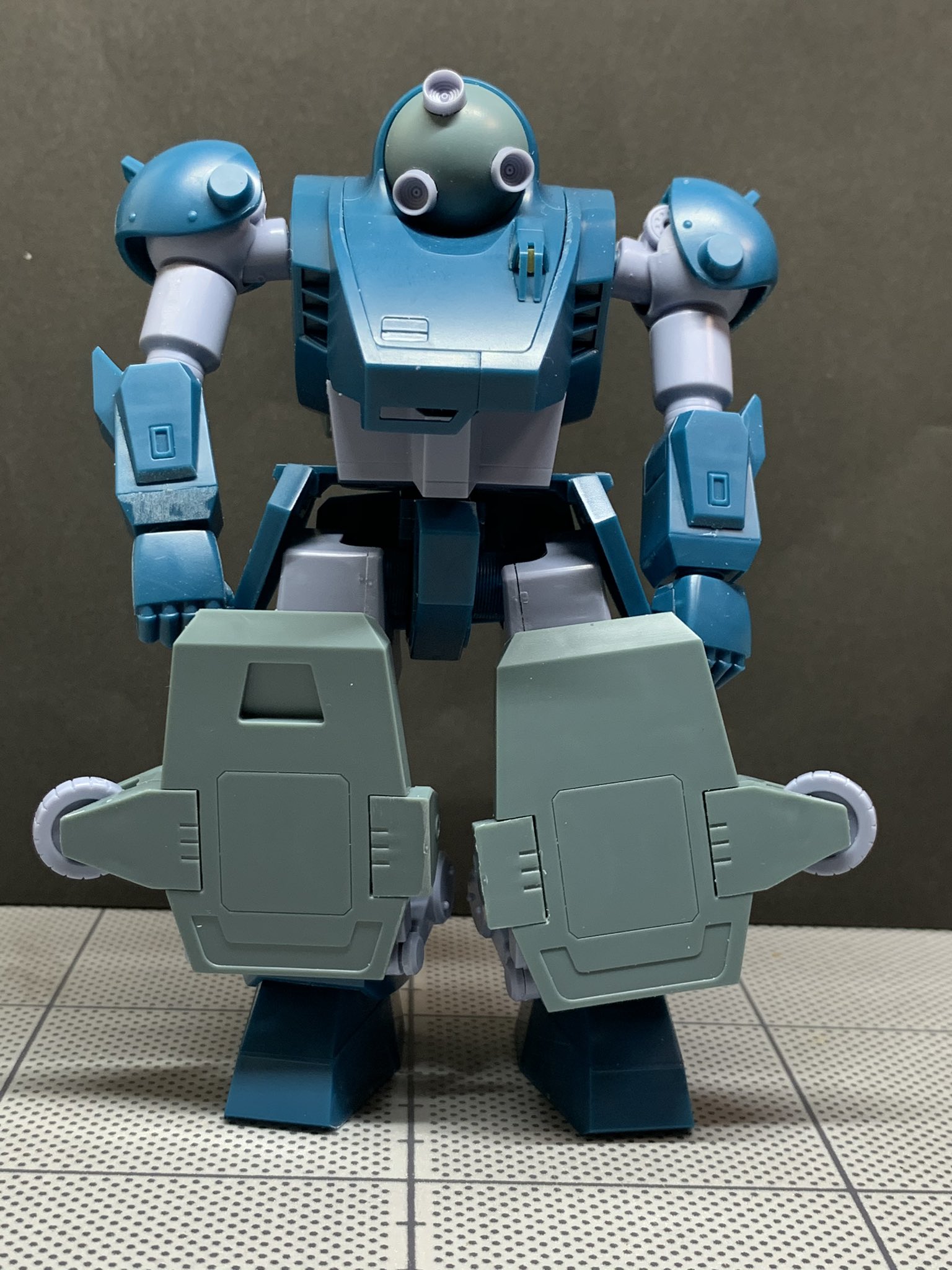 Konlad66 Wave ダイビングビートル Dアニメでボトムズ見直しながら作り始めました 内装から塗り始めてます 雨続きでエアブラシ塗るのは不安なので カン ユー大尉塗るのと同時に ファレホとmmpで内装も筆塗りしました 装甲騎兵ボトムズ At T Co