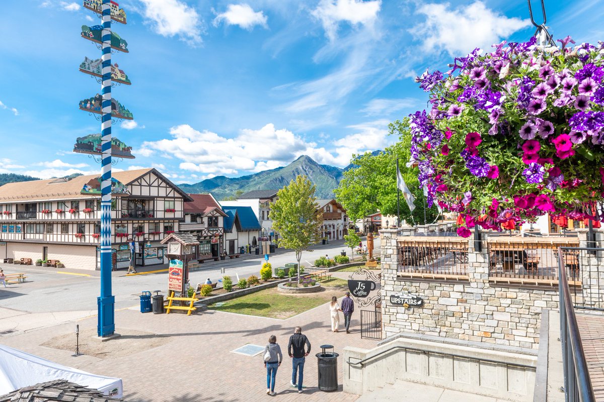 leavenworth_wa's tweet photo. Live from Leavenworth!
.
.
.
#LeavenworthTogether #PlanForLater #ArmChairTravel #WindowViews https://t.co/vaTJSIJCkT