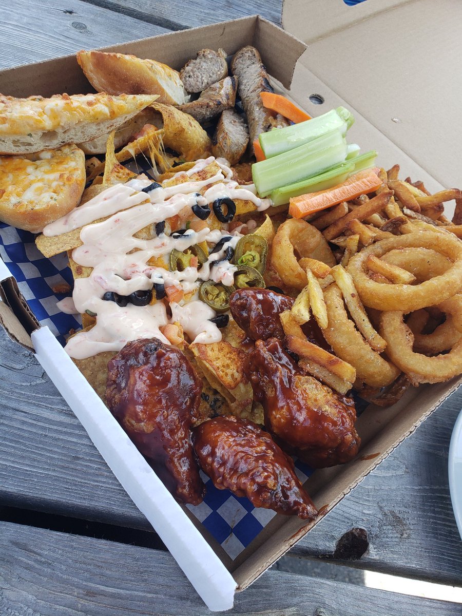 Carterplumbing1's tweet photo. We finally escaped and had a fantastic lunch date!! The food was SOOO good and what was equally as good.....was being served!! Oh, how I missed this!! You have to check this place out. 😋 #munchiebox @scrananddram https://t.co/wDDG5b8vIL