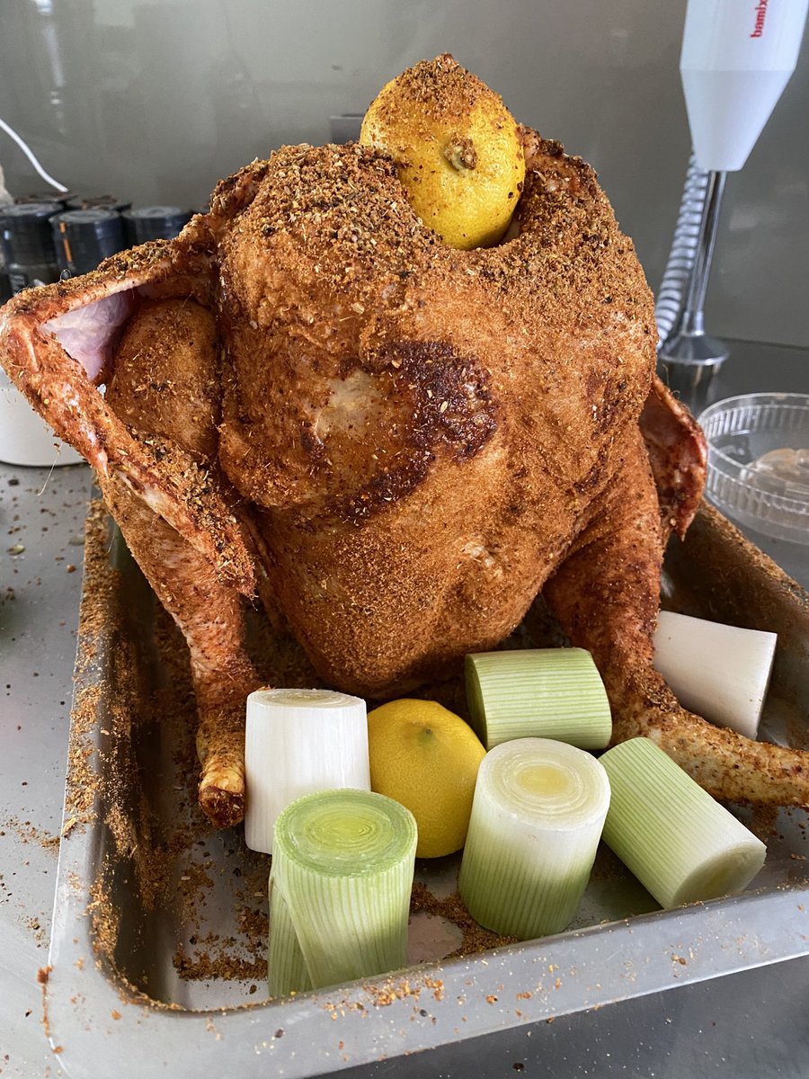 ianjindal's tweet photo. Started out as your standard beer butt chicken, but added the lemon and renamed it chicken a la trump. #chickentrump #beerbutt https://t.co/VwXBcVjQmN
