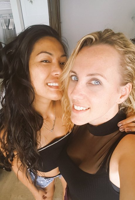 Avec la sublime @poopea_pons h&acirc;te de voir cette sc&egrave;ne lesbienne ! 🤗  #onfire #sexygirl #pornlife #sauvage<a class="tags" href="/tag/poopea_pons">@poopea_pons</a><a href="/tag/sexygirl"class="tags"><span>#sexygirl</span></a><a href="/tag/pornlife"class="tags"><span>#pornlife</span></a><a href="/tag/onfire"class="tags"><span>#onfire</span></a><a href="/tag/sauvage"class="tags"><span>#sauvage</span></a>