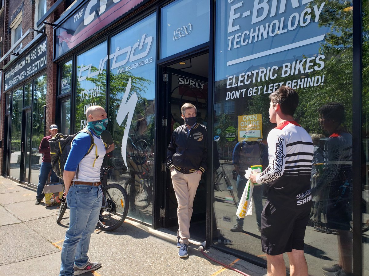 BradMBradford's tweet photo. #DestinationDanforth opens in July! Thanks Mayor @JohnTory for talking to East Enders about the City's investment in main street recovery:
β
Patios
β
Beautification
β
Road safety for all road users
β
Physical distancing
β
24/7 on street parking
#activeto #topoli https://t.co/iwjz7ZWiHe