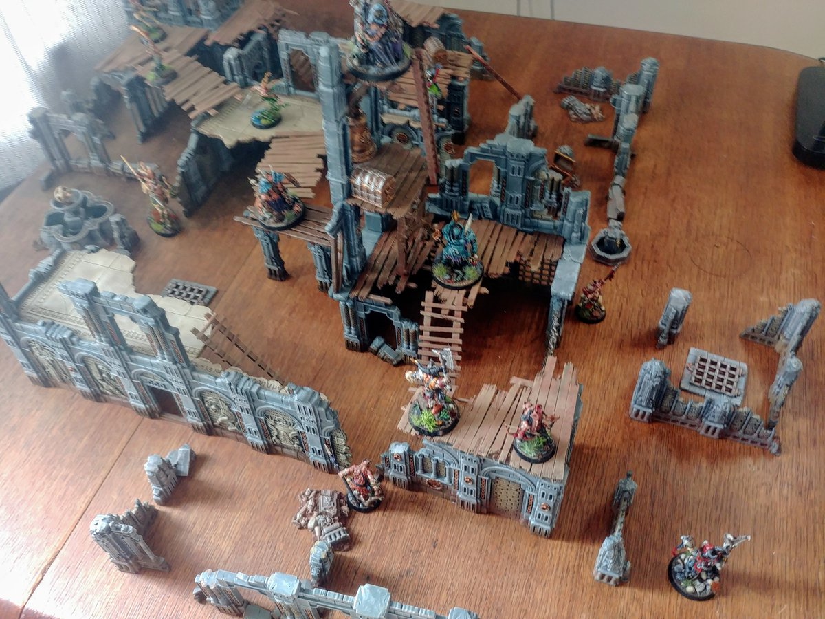 Dave0waR's tweet photo. Assembled and painted up a warcry table this week. Loved working with the Azyrite terrain kits. #warcry #WarhammerCommunity #Warmongers https://t.co/GYw2LwGsjl