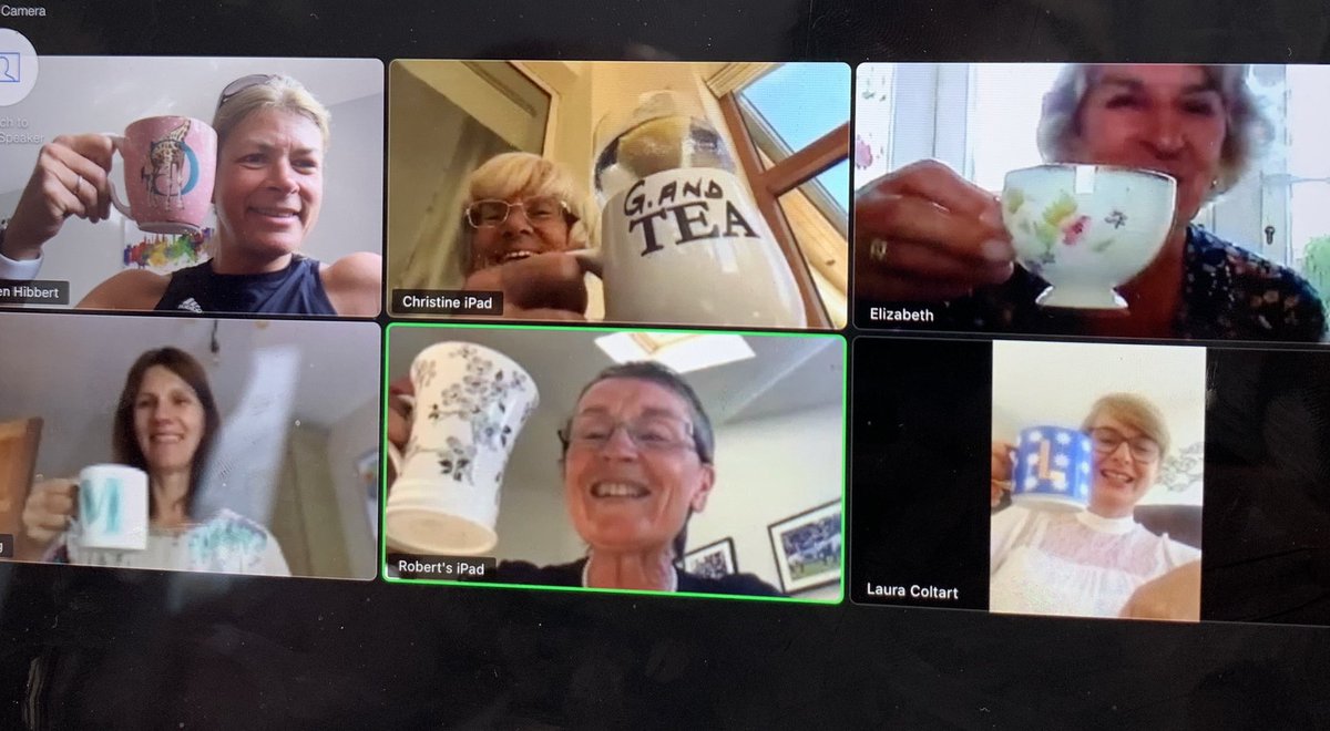 What a lovely way to spend a sunny Sunday ... a GnTea for MND .. we may have slightly adapted the theme..☺️
#aweecupofteaformnd <a href="/MNDScotland/">MND Scotland</a>