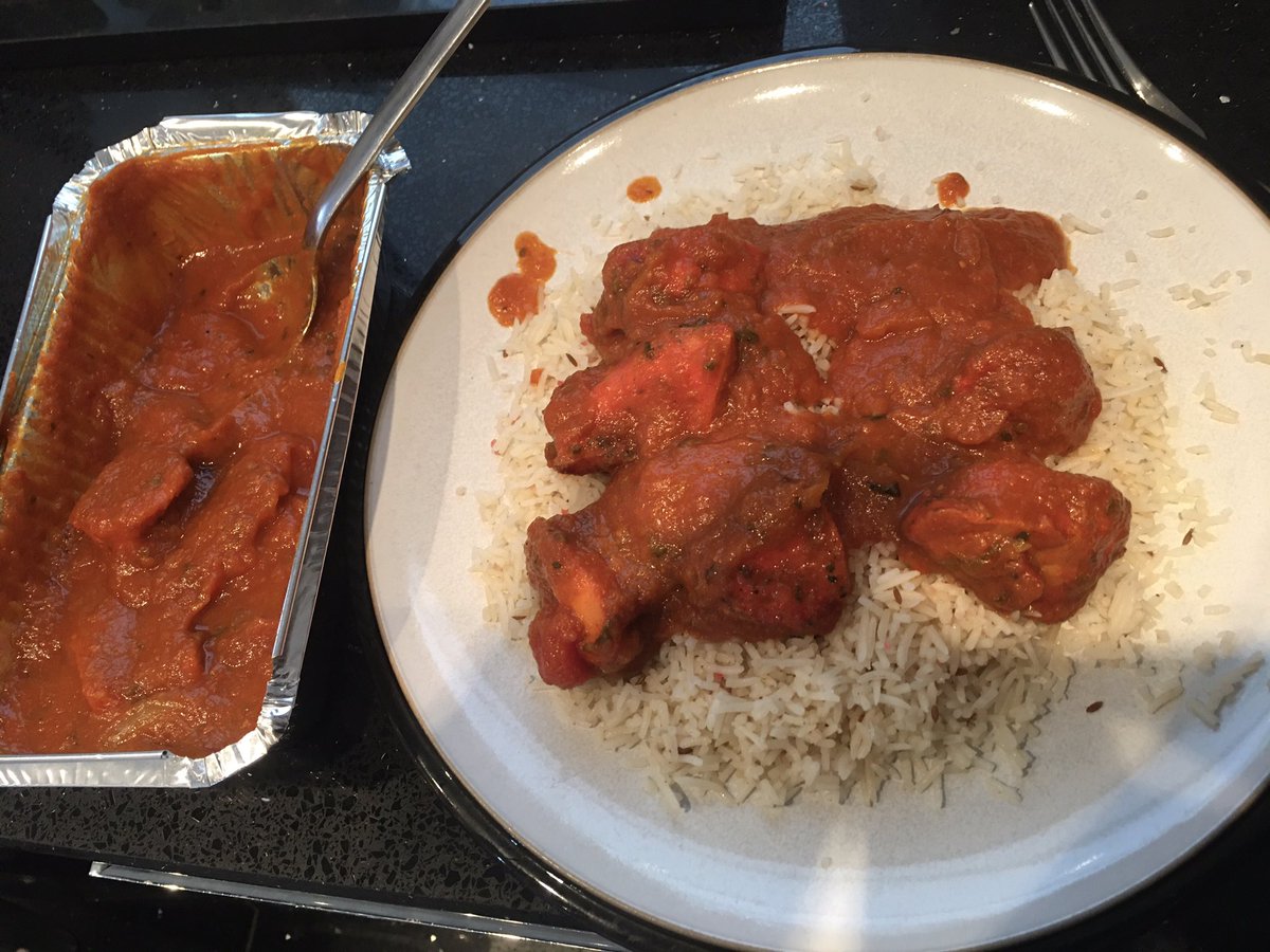 Decided to go for vindaloo tonight I would recommend you social distance me tommorow 💨