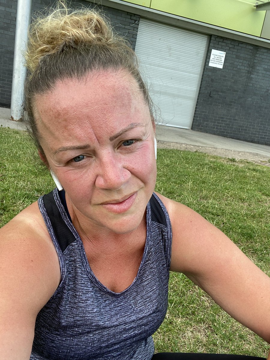 Marie_L_Hall's tweet photo. My worst training conditions ......
Smashed my times on these Virtual IronMan distances compared to last time 🙌🏻🙌🏻 #VR11 @IRONMANtri #Finisher https://t.co/r9pe52jmZY