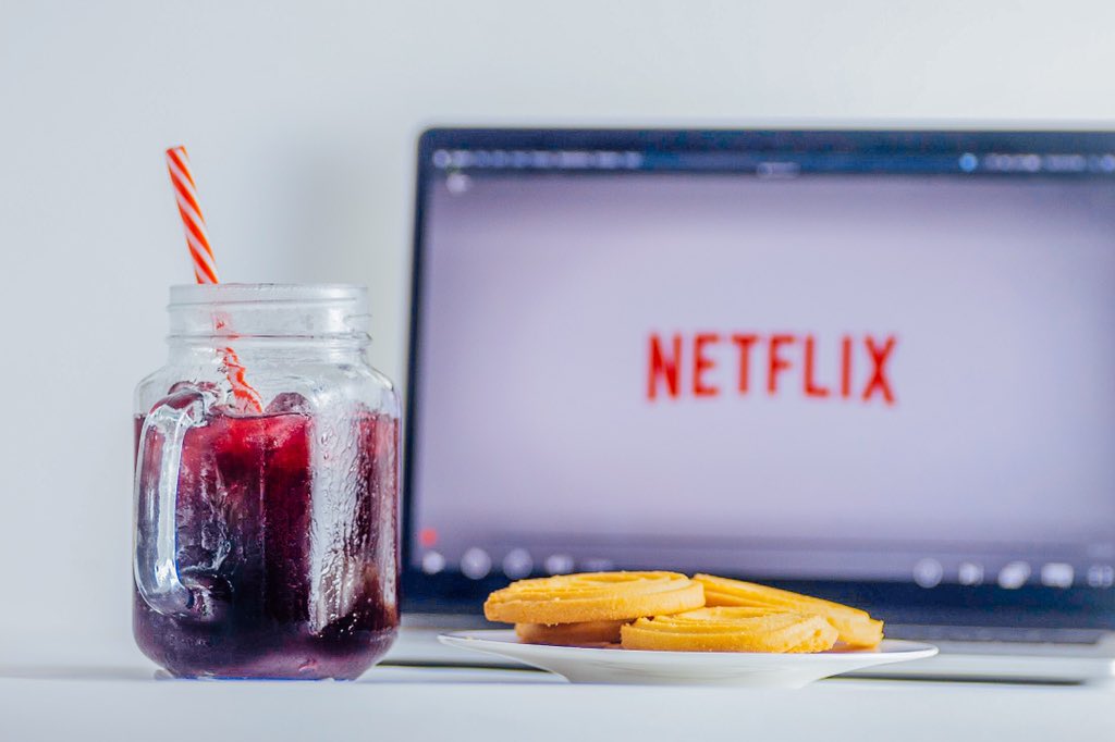 CheersBissapGh's tweet photo. Netflix? Or #InsecureHBO season finale? What are you binge watching tonight? 📺 https://t.co/AlO6jRCPUC
