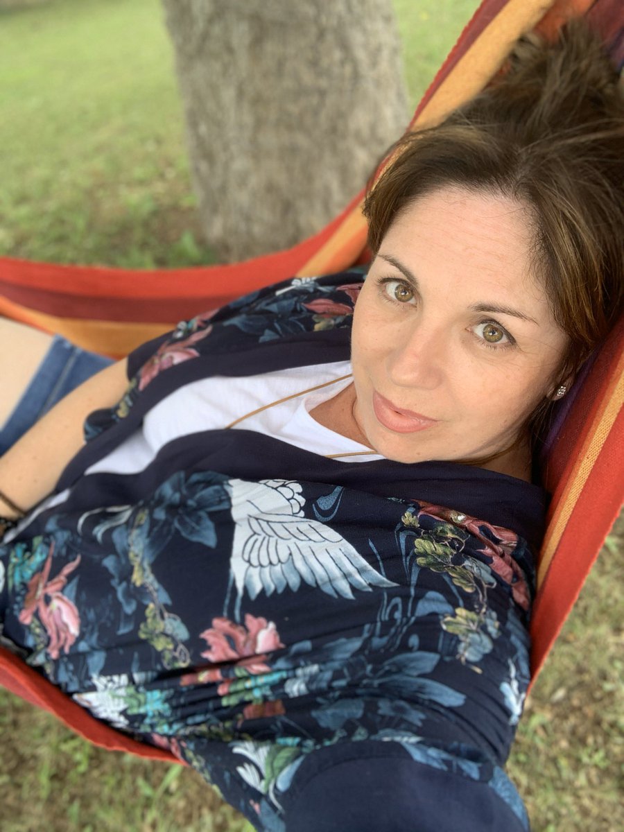 SoniaMasFerrero's tweet photo. Amics amb piscina, gins i hamaca... tremenda migdiada que m’han regalat! #elsestimo #amicsrescatadors #diumenge https://t.co/SGl1QoCnmK
