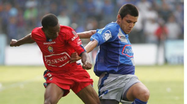 RadioHuancavilk's tweet photo. EN VIVO 🔴🔴

Jorge 'Pony' #Ladines, jugador 🇪🇨 en @RadioHuancavilk

"En el 2006 no fuimos campeones por dos errores en el partido que empatamos en #Quito contra #ElNacional, habíamos hecho un año espectacular pero se nos escapó" https://t.co/zHQBVrbVCl