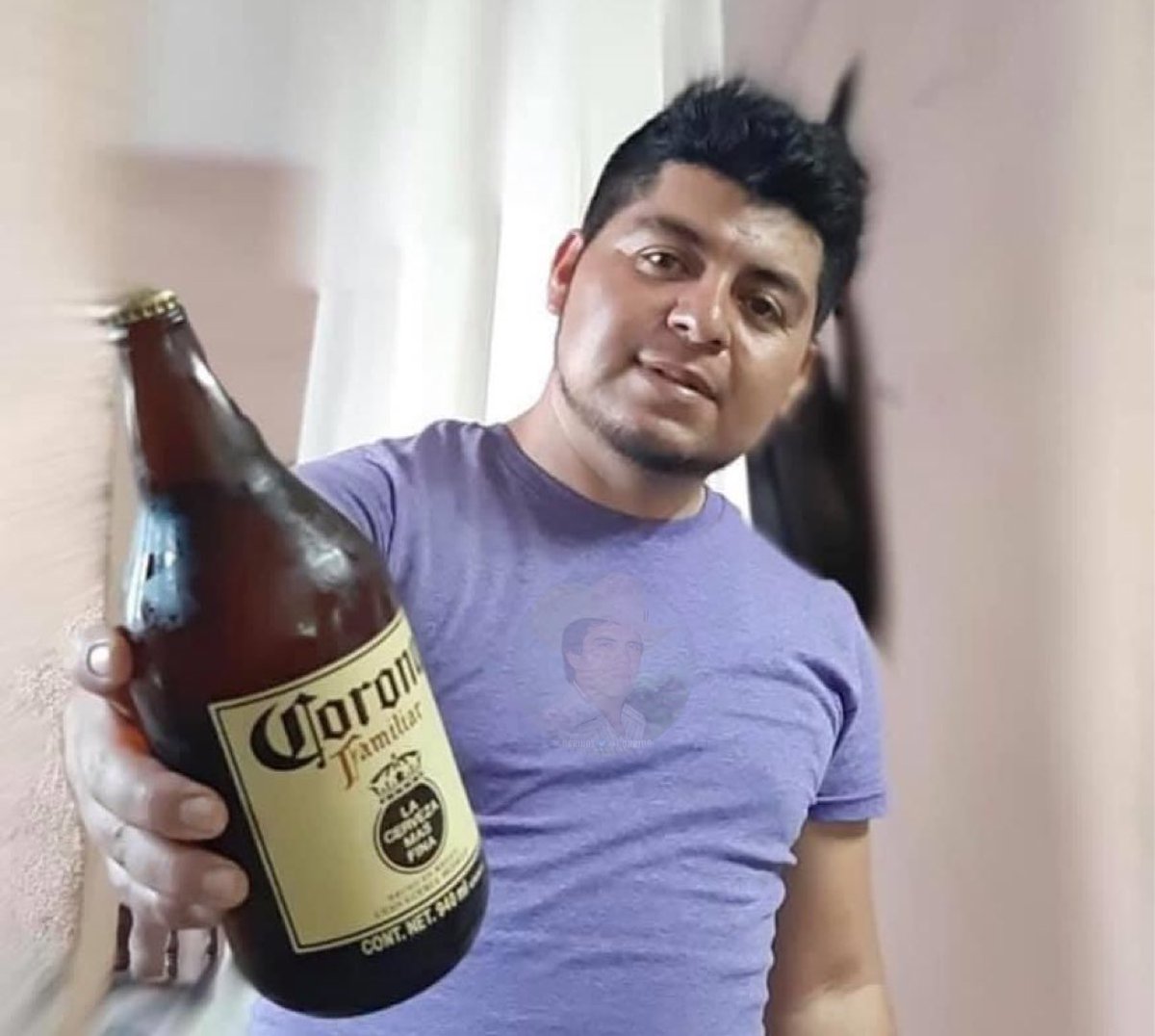 corridosybandas's tweet photo. Mi jefa: Ofrécele algo a las visitas...

Yo: https://t.co/2MGhfOzIKD