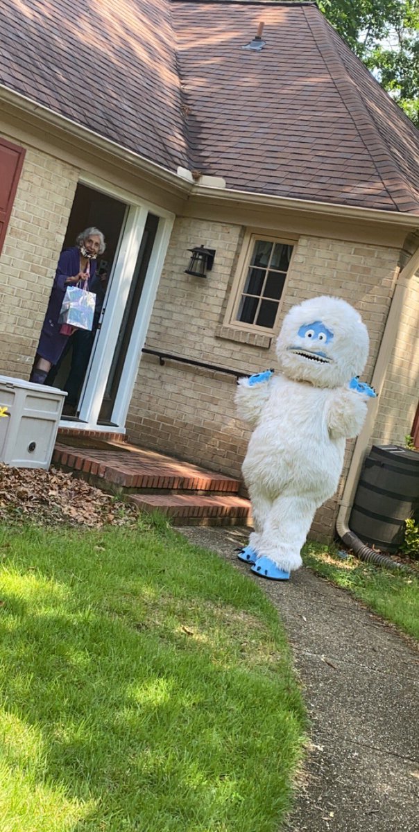 tinaseamonster's tweet photo. Our yeti will be taking a break for the summer after this week. https://t.co/M3fYn6g4YV https://t.co/HJXUVjENcP