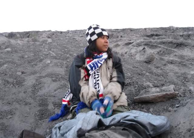 rizkyapamularsi's tweet photo. Ini kondisi sudah lewat batas vegetasi. Tinggal sedikit lagi sampai puncak. Namun apa daya, karna sedikit ngeluh dan disini juga sempet trjadi pngalaman mistis juga. Yg akhirnya memutuskan utk tidak lanjut sampai puncak. 😓 https://t.co/kquAccEV2u