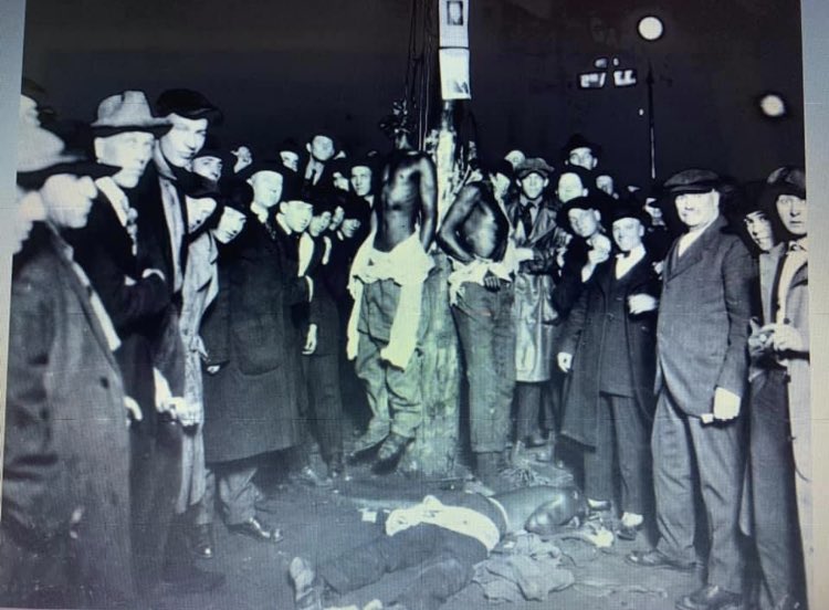 NapiFeathers's tweet photo. My response to when folks say, All Lives Matter: https://t.co/SUjy8m5stK