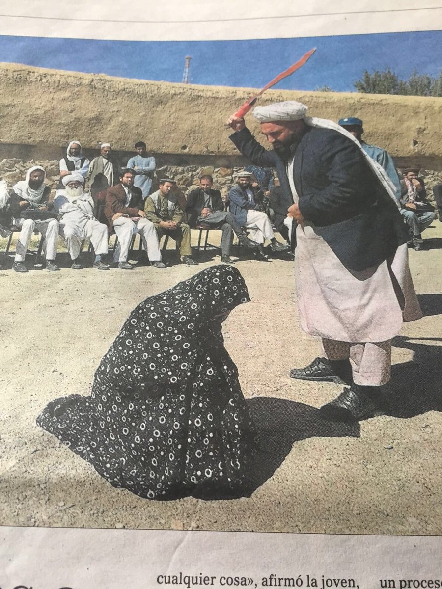 Las féminazis de esto nada.......