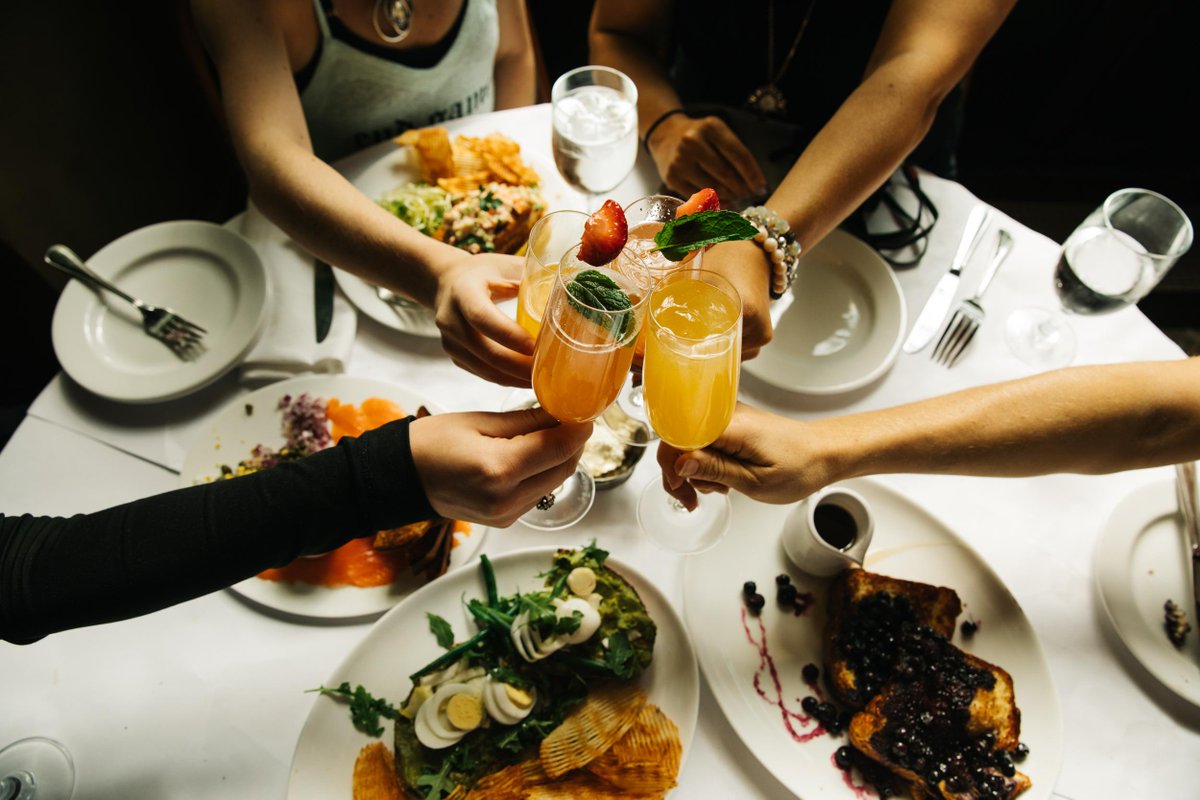 Sundays are for brunching with friends! <a href="/MonAmiGabiLV/">Mon Ami Gabi</a> is open daily from 7:30 am - 10:30 pm. bit.ly/2YNKlbJ #ForeverInParis 🥂