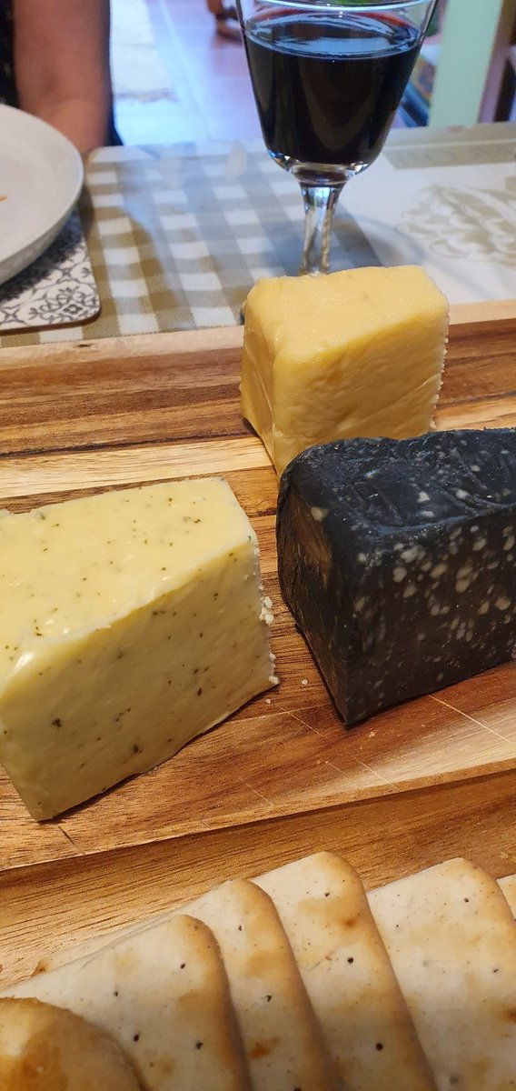 PaulMitchell68's tweet photo. Sunday supper with @CarrieMartine67 😍😍
Cracking cheese from @CheeseWedgeCo https://t.co/sWhuFfBICd