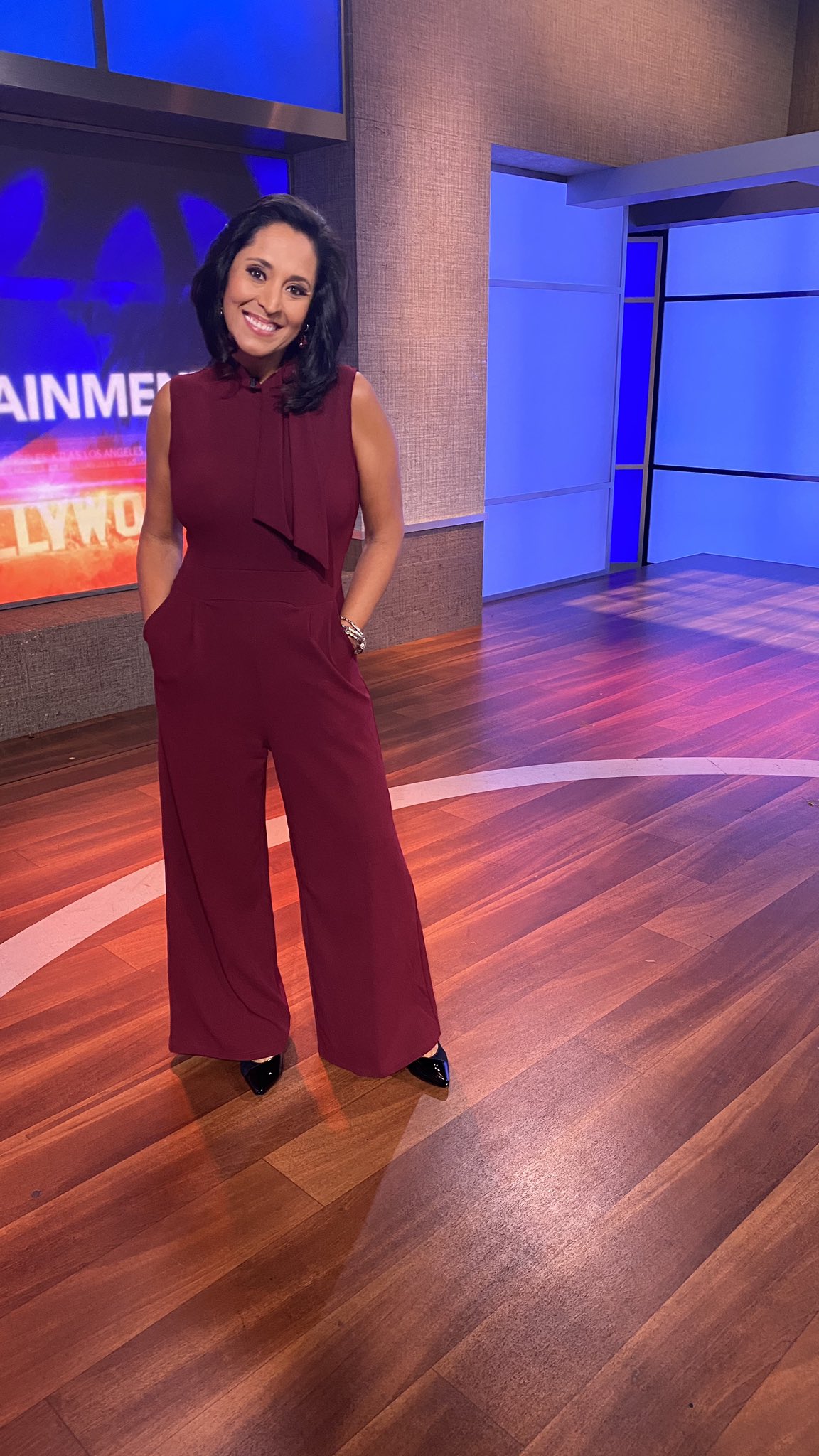 mark mester on Twitter: "My co-anchor, @LynetteRomero is 🔥 https://t.co