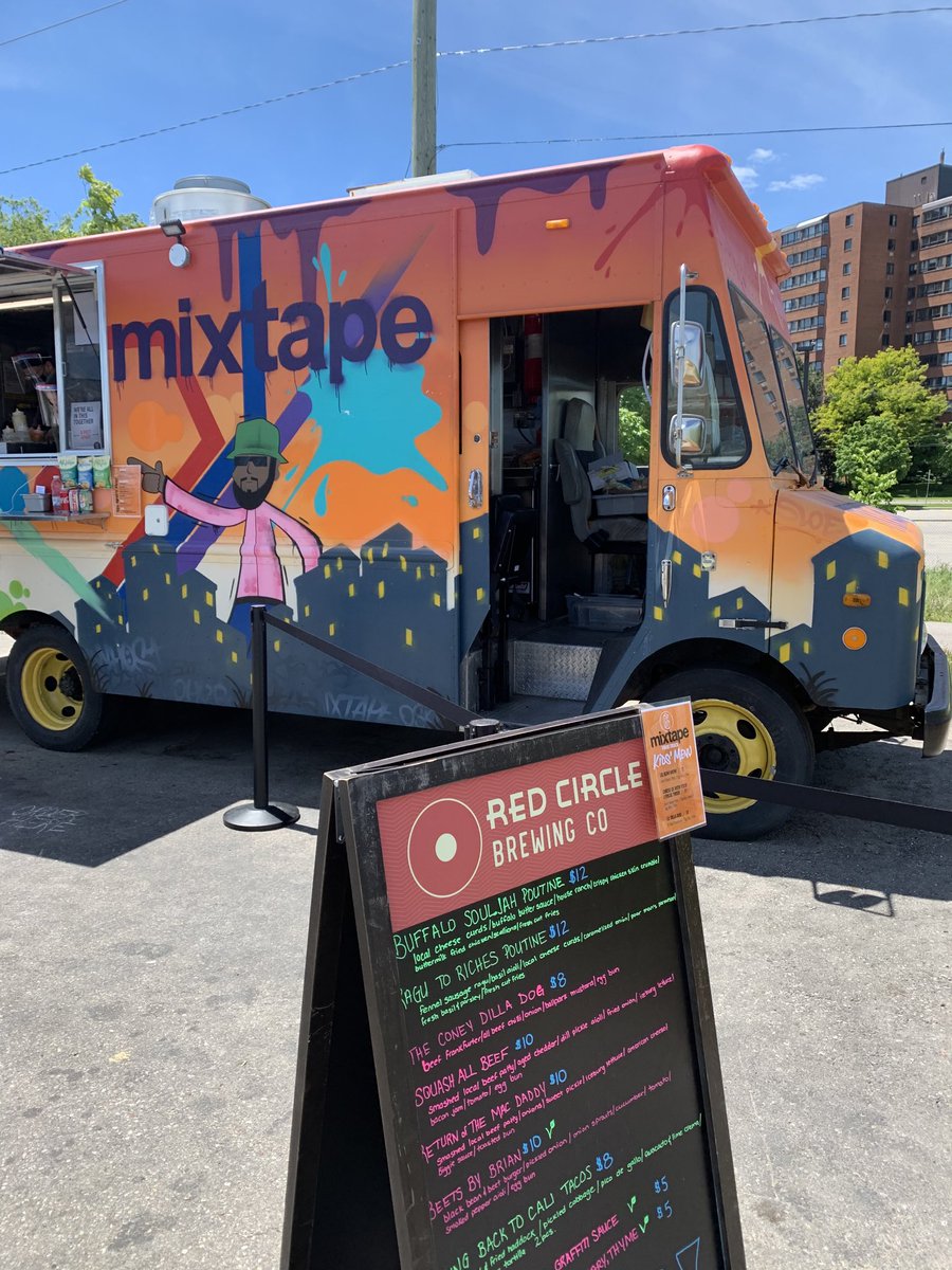 PMFKyle's tweet image. Sunny days and Buffalo Souljah poutine from the Mixtape #foodtruck ⁦@graffiti_market⁩ make for a perfect lunch combo #supportlocal #kwawesome #kweats
