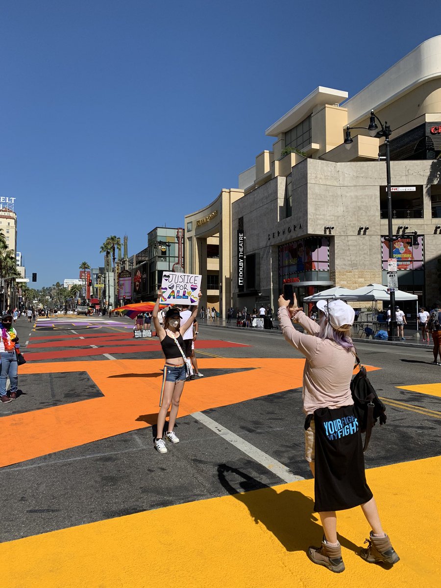ElenaGReports's tweet photo. Murals painted along Highland/Highland in #Hollywood where the start of the #BLACLA solidarity march is getting started. @ABC7           https://t.co/euNGFpZifJ https://t.co/OBlJpDfDy2
