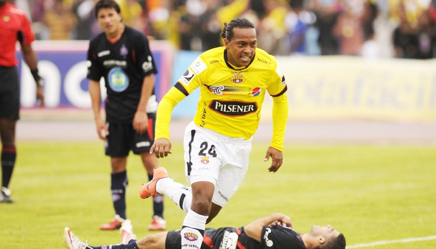 RadioHuancavilk's tweet photo. EN VIVO 🔴🔴

Jorge 'Pony' #Ladines, jugador 🇪🇨 campeón 2012 con #BSC 🟡⚫ en @RadioHuancavilk 

"Yo antes de ir a #Emelec estaba en #LDE del #VicenteRocafuerte, mi formador fue el profesor José Yagual (+), muy especial por me pulió cosas como el control y definición" https://t.co/nW9THUmQr9