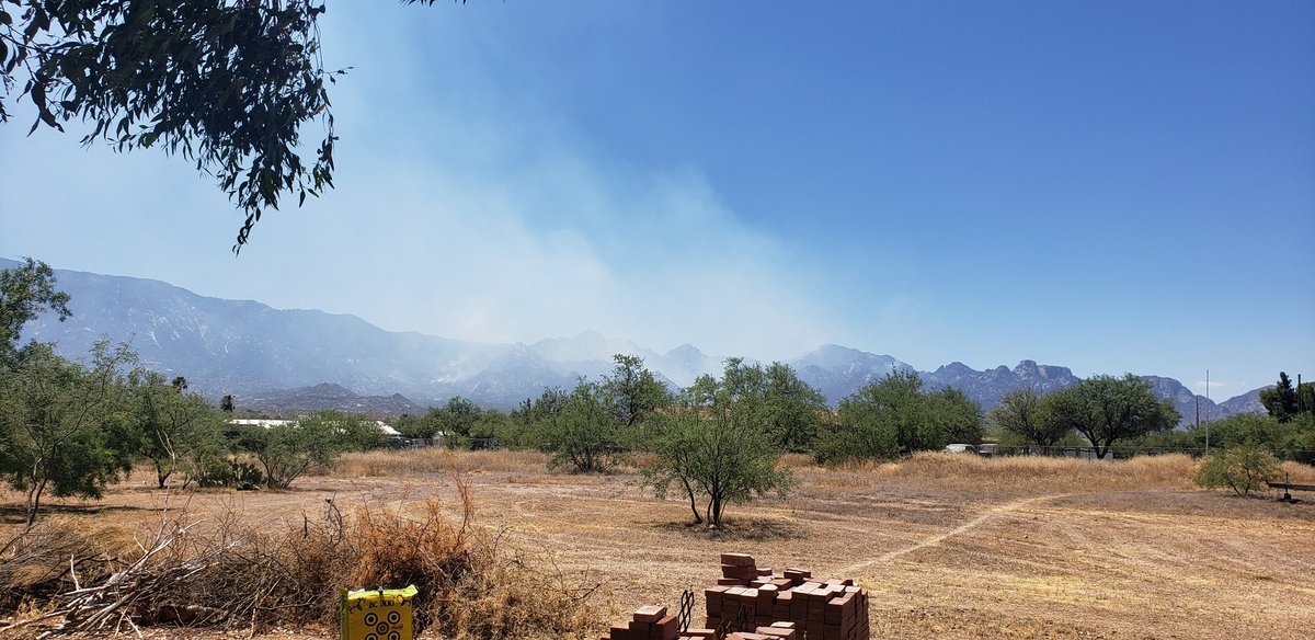 cory_counts's tweet photo. My home is on fire. #BighornFire https://t.co/X7CbjutVqE