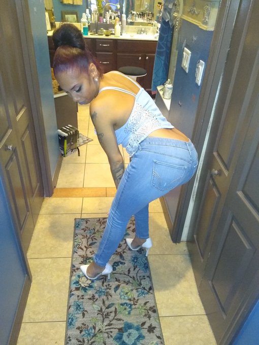 Want to hook up? Subscribe to my https://t.co/zYalRjM6sP LexXxLola first https://t.co/eCpJrM3RNX