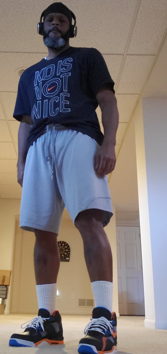 __CMitch__'s tweet photo. Already self motivated and still finding different ways & things to help keep the motivation consistent💪💪 This workout is waiting on me💯 🏃♂️🏋️♂️🚵♂️ #GottaGetItIn https://t.co/OwrIITN6dR