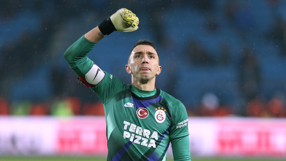 GEÇMİŞ OLSUN KAPTAN! <a href="/1_Muslera_25/">Fernando Muslera</a>

#ultrAslan