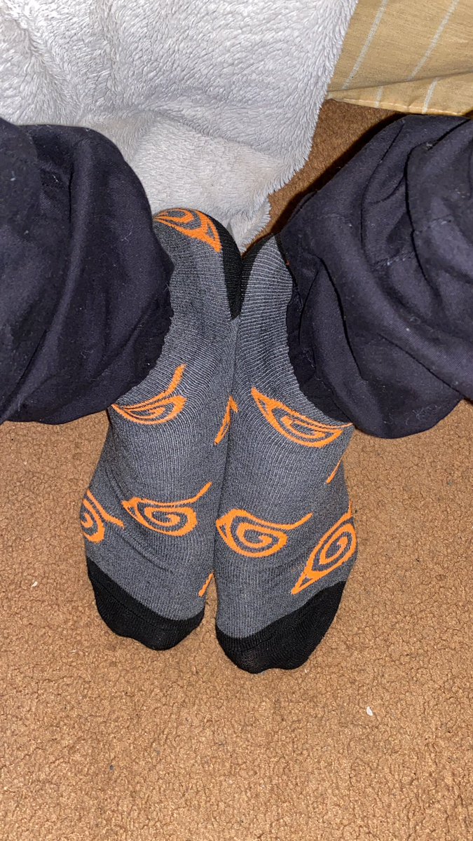 _YoungPicasso_'s tweet image. Today’s sock choice #hiddenleaf