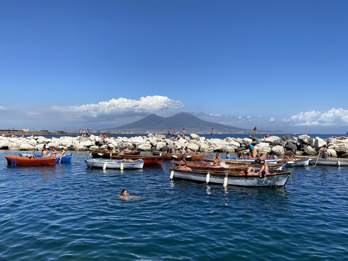 #Napoli: la città più bella d’Italia 

GUARDA IL VIDEO facebook.com/30592800953077…