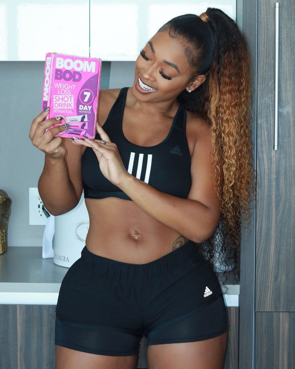 Realmiraclewat1's tweet photo. #ad bout to heat things up wit @boombod’s shot program 😎 summer IS coming and these 10 cal, tasty shots are designed to banish cravings, and always help get me lookin🔥 Being stuck inside ain’t a reason to give up on summer goals. https://t.co/5zdW0D5sxu