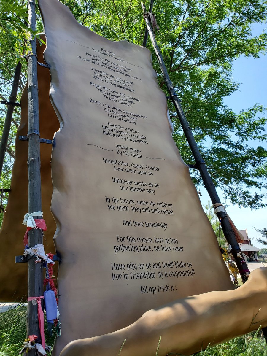 MissBrandyGreen's tweet photo. #ReconciliationPark #Mankato #Mahkato #Minnesota #IndigenousMemorial #The38 #38Nooses #USDakotaWar1862 #LittleCrow #Lincoln #MinnesotaHistory #DakotaHistory https://t.co/kz2zrT7w0t